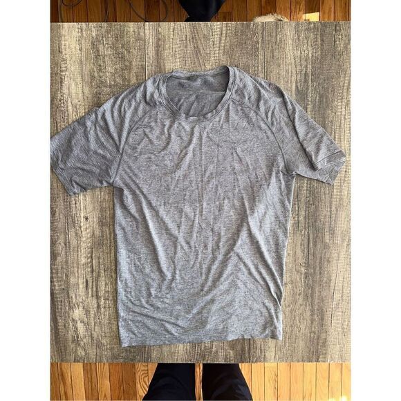 Men's Lululemon Gray Metal vent Tshirt Large ** - Picture 1 of 5